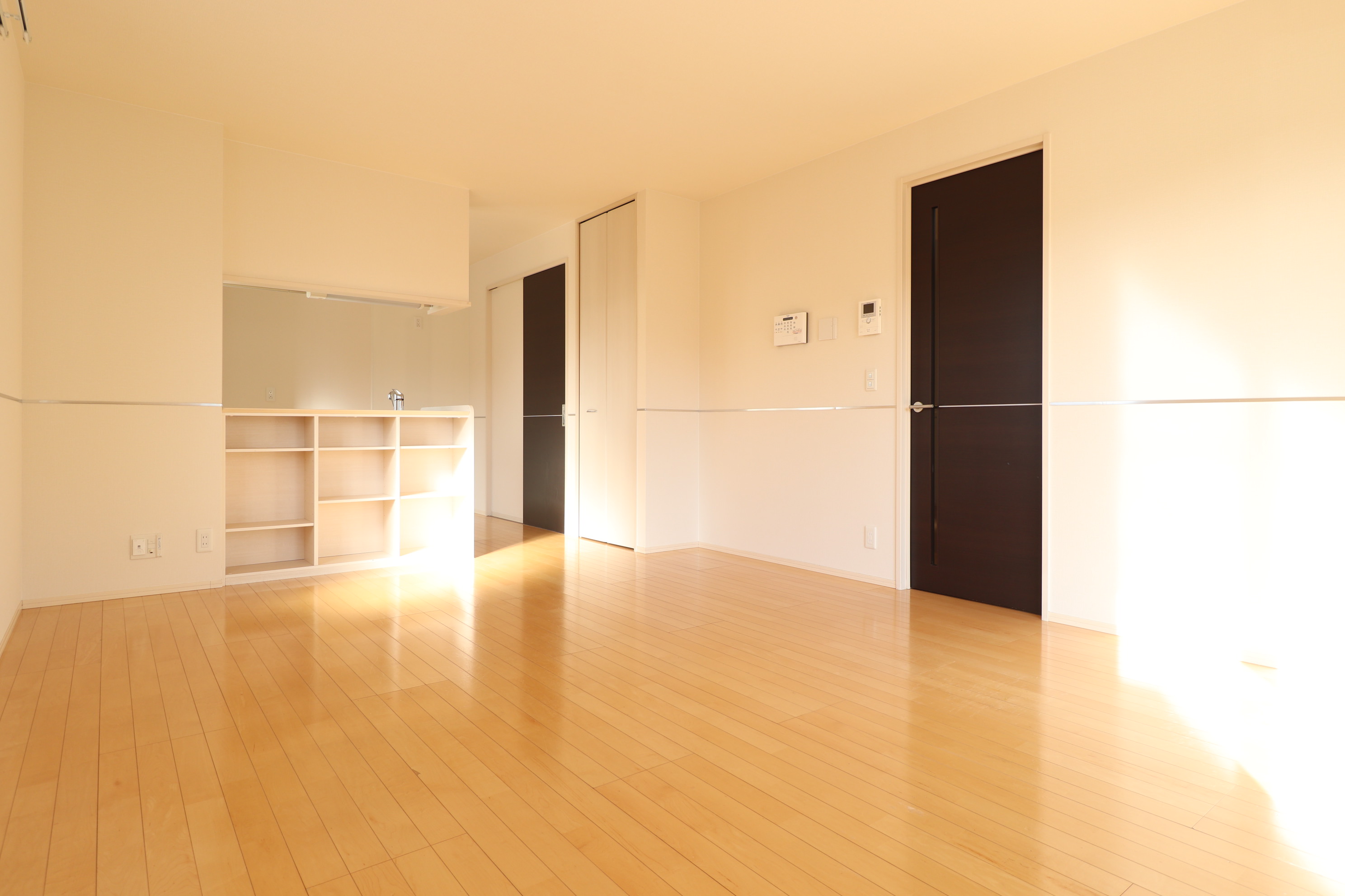 居室・リビング　陽当たり良好なリビングです♪