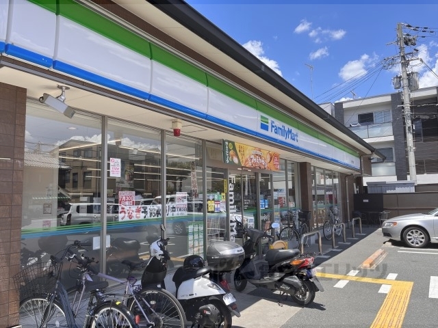 コンビニ　ファミリーマート七条壬生店（コンビニ）まで400m
