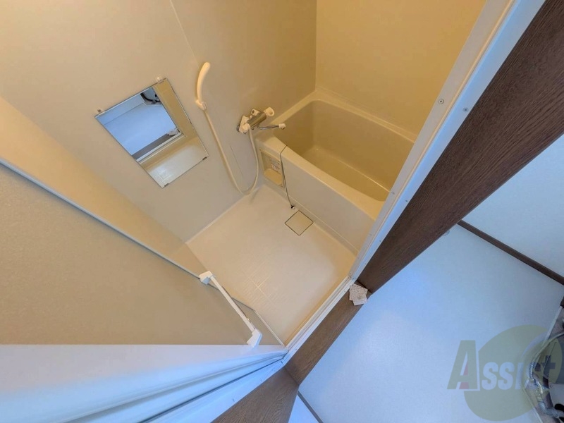 バス・シャワールーム　バスルームはこちらです。広々としてゆったり休めます。