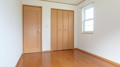 その他　大きなベッドも置ける寝室♪