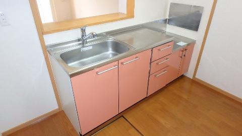 キッチン　蛇口がシャワー付でお掃除も楽々♪