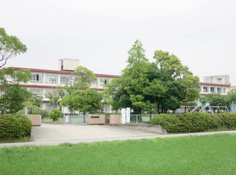 小学校　西尾市立米津小学校（小学校）まで847m