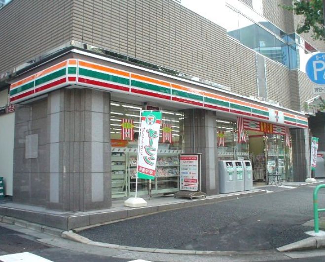 コンビニ　セブンイレブン外神田4丁目店（コンビニ）まで124m
