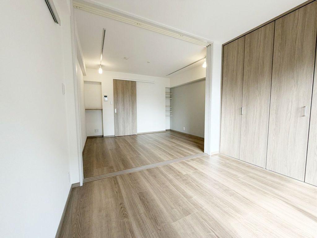 居室・リビング　★205号室写真参照★