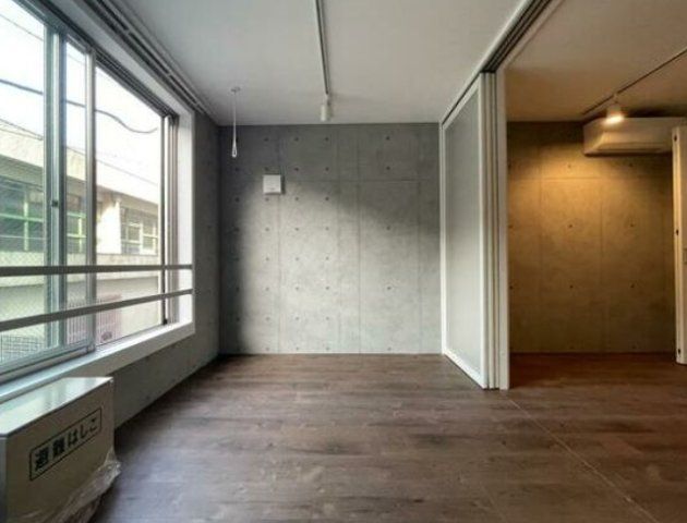 居室・リビング　☆明るい居間☆