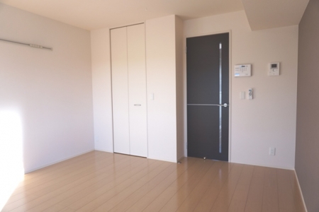 居室・リビング　※同建物同型別のお部屋