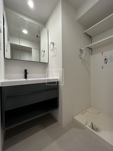 洗面設備　セレニテ本町東リアン　独立洗面化粧台