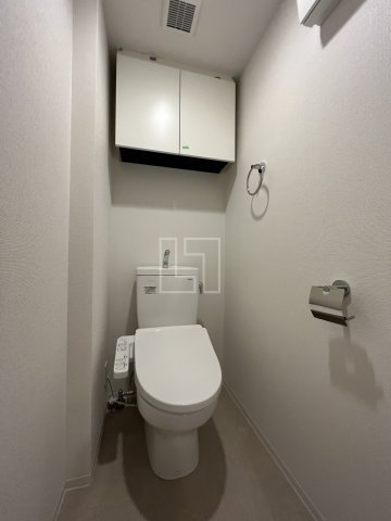 トイレ　セレニテ本町東リアン　温水洗浄便座