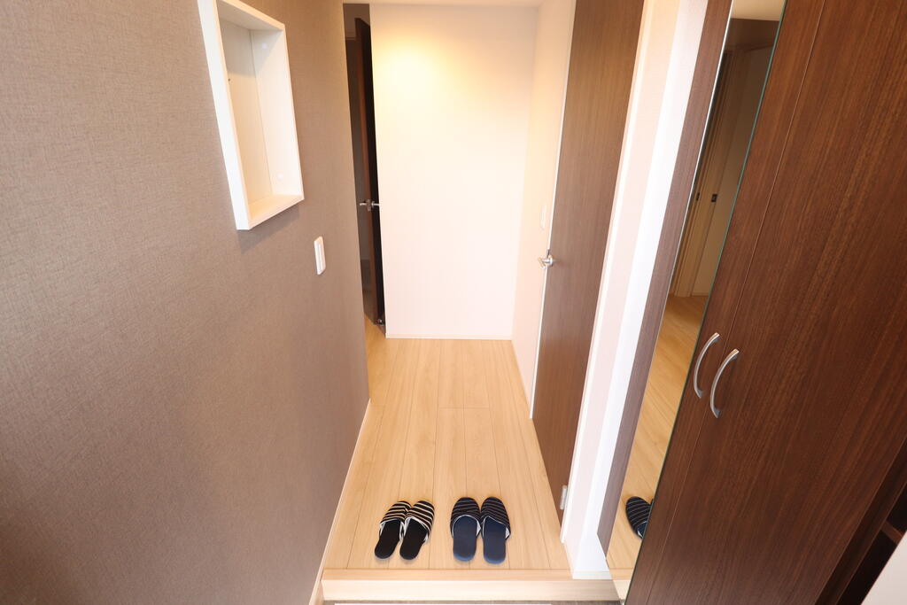 玄関　大きな靴箱もあってオシャレな玄関♪