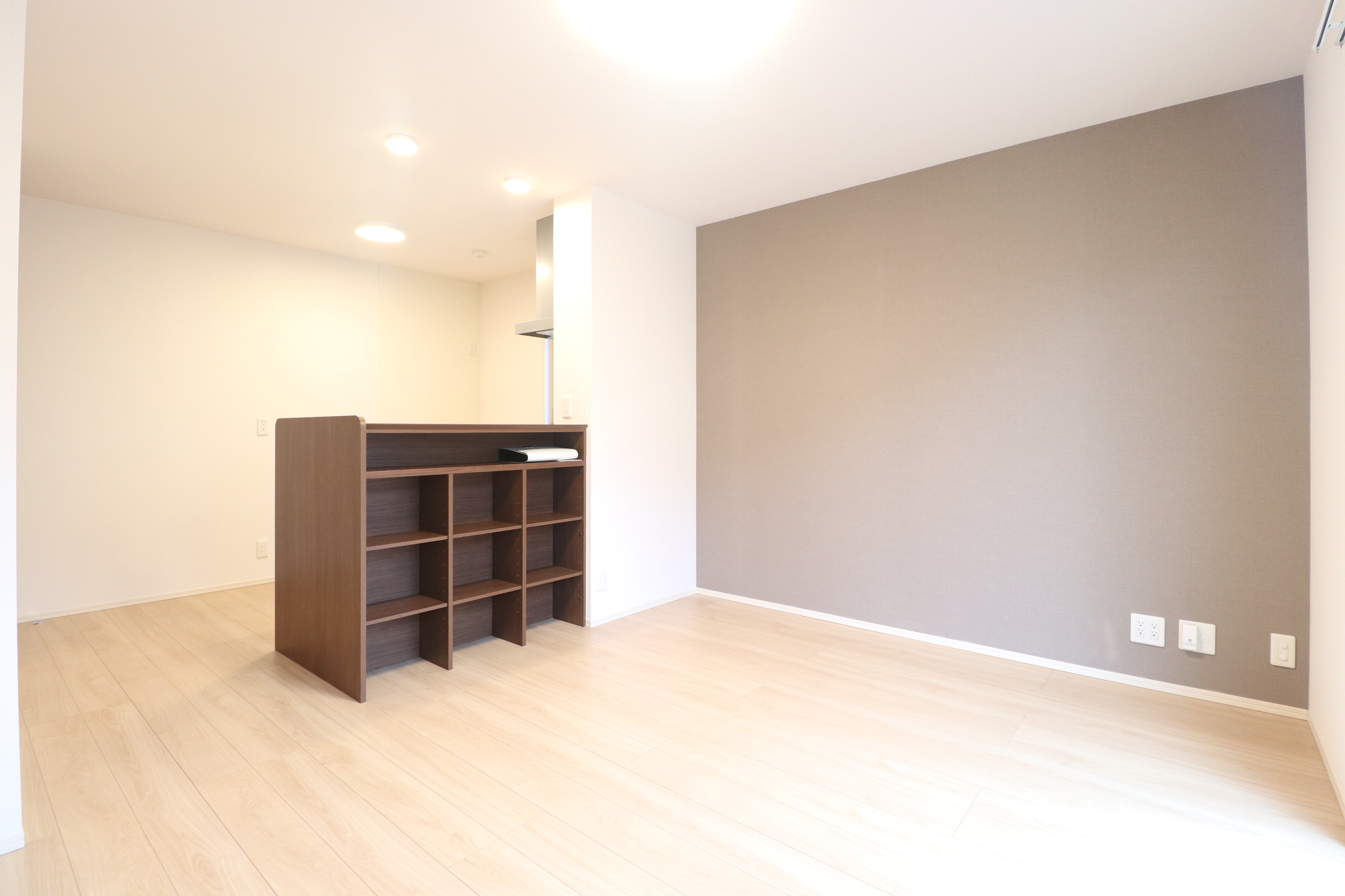 居室・リビング　壁紙も素敵な11.6帖のリビング♪