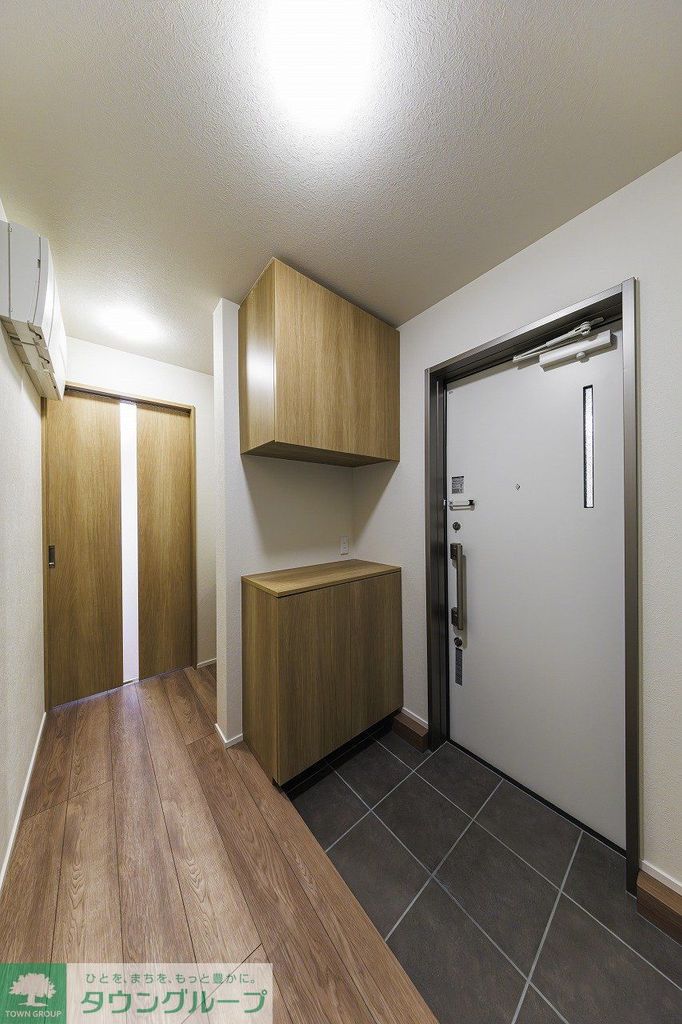 玄関　リビング/居室