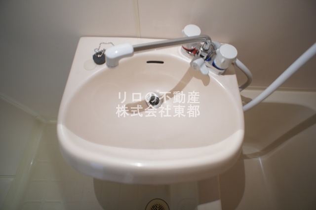 洗面設備　洗面台もついているので、ここで洗顔できますね☆