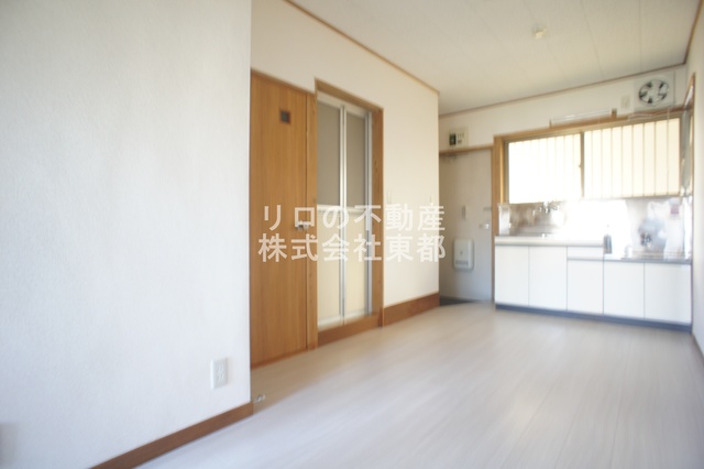 居室・リビング　ダイニングテーブルを置いたり自由にレイアウトできます☆