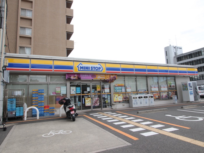 コンビニ　ミニストップ（コンビニ）まで160m