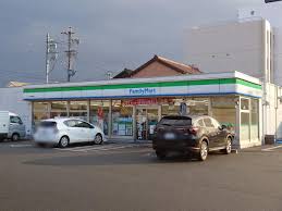 コンビニ　ファミリーマート 一宮城崎通店（コンビニ）まで214m