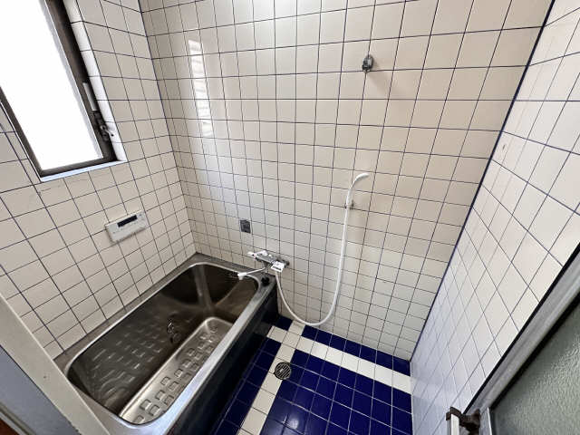 バス・シャワールーム　追い焚き機能付き浴室