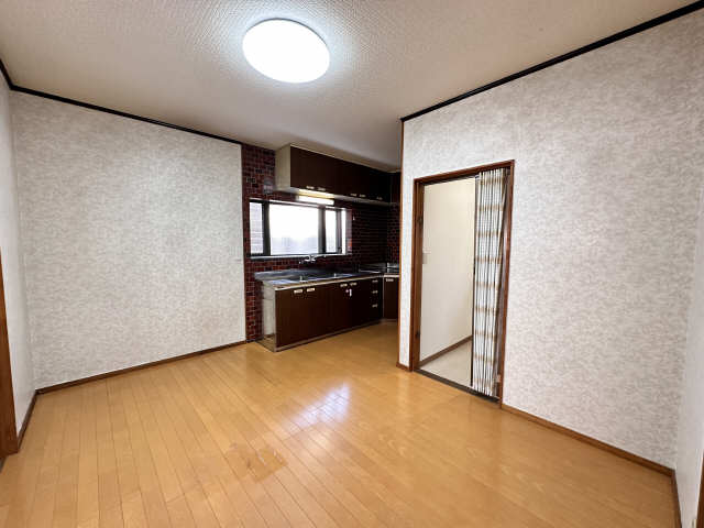 居室・リビング　ダイニング（照明は残置物）