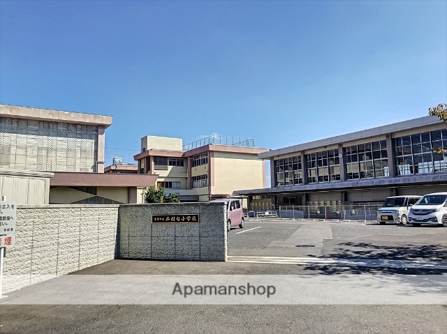 小学校　二村台小学校（小学校）まで518m