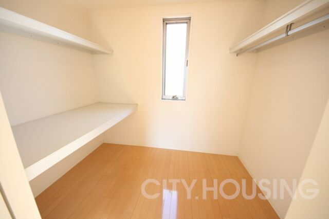 収納　※同タイプ部屋の写真です。