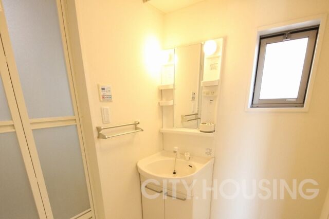洗面設備　※同タイプ部屋の写真です。