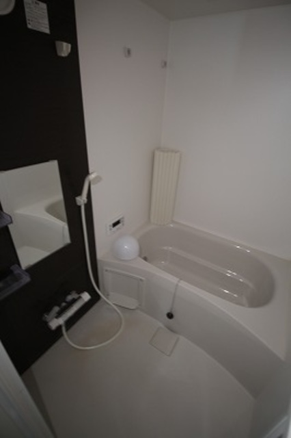 バス・シャワールーム　※別号室のお写真となります。