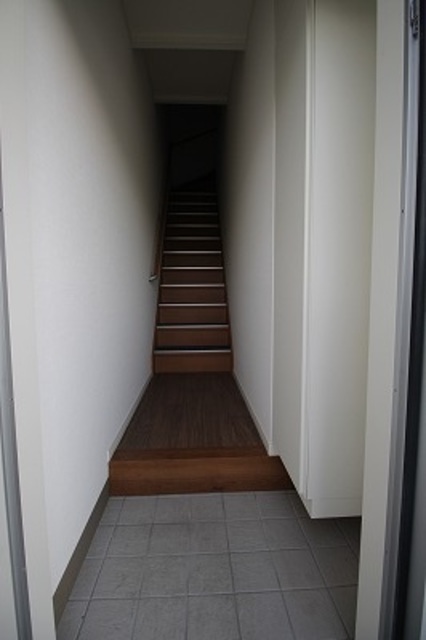 玄関　※別号室のお写真となります。