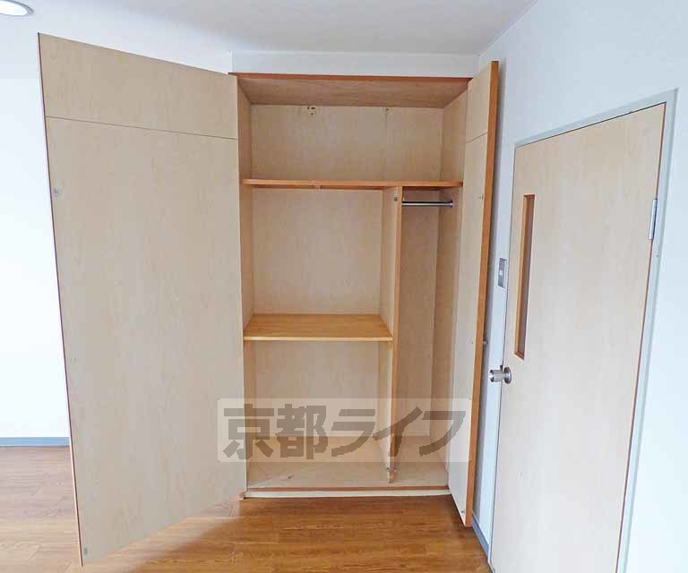 収納　広々とした収納です。