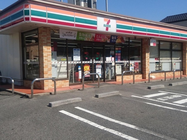 コンビニ　セブンイレブン名古屋田光町３丁目店（コンビニ）まで237m