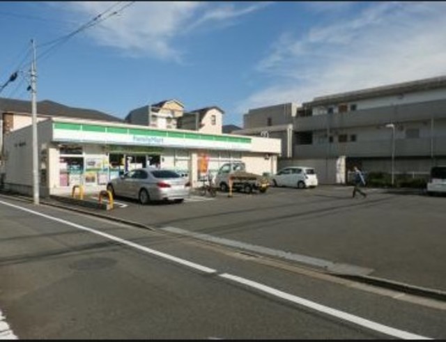 コンビニ　ファミリーマート関町庚申通り店（コンビニ）まで282m