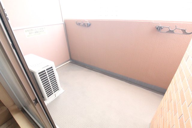 バルコニー　別号室の写真です（反転）
