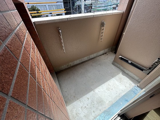 バルコニー　※掲載写真は同マンション別部屋参考写真となります。