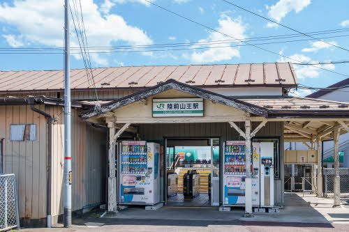 建物外観　周辺駅（ＪＲ陸前山王駅）