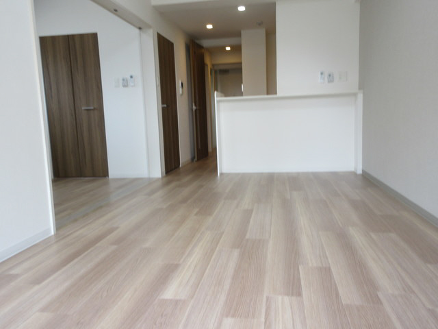 居室・リビング　こちらのリビングで趣味の時間をお楽しみください