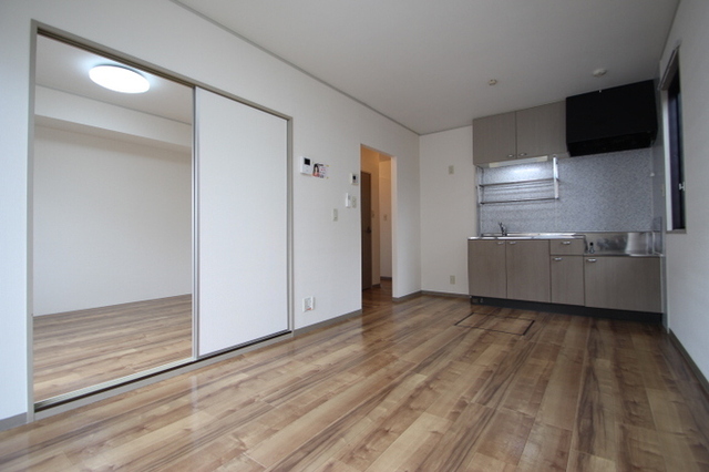 居室・リビング　１０１　３ＬＤＫ