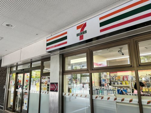 コンビニ　セブンイレブン勝どき駅前店（コンビニ）まで196m