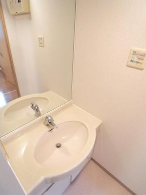 洗面設備　日々の生活に便利な「独立洗面台」あります。