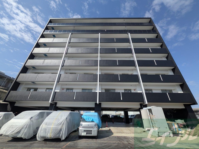 駐車場　建築中