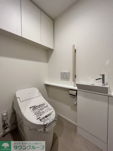 トイレ　※写真は同タイプ住戸です。