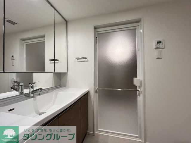 洗面設備　※写真は同タイプ住戸です。