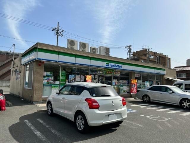 コンビニ　ファミリーマート岐阜本荘公園店（コンビニ）まで493m