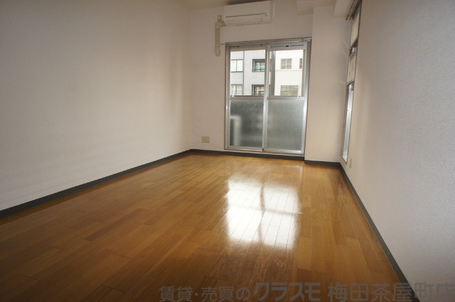 居室・リビング　室内