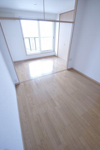 居室・リビング　【洋室】洋室＊入口側から