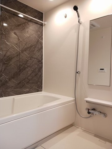 バス・シャワールーム　きれいなお風呂です