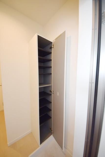 玄関　同シリーズの写真です♪