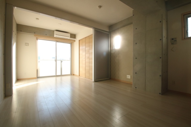 バルコニー　※別室の参考写真の為、現況優先です。