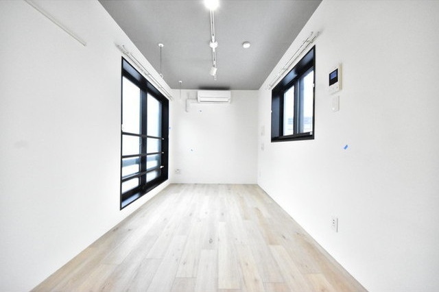 居室・リビング　☆明るい居間☆