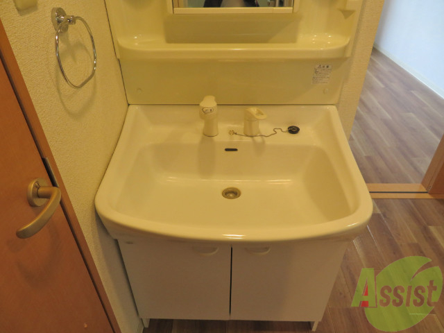 洗面設備　シャンプードレッサー。身支度はここでばっちり。