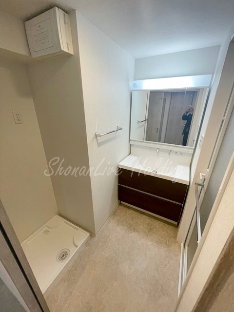 洗面設備　三面鏡洗面台♪