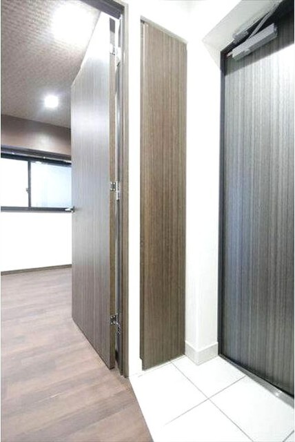 玄関　玄関収納あります