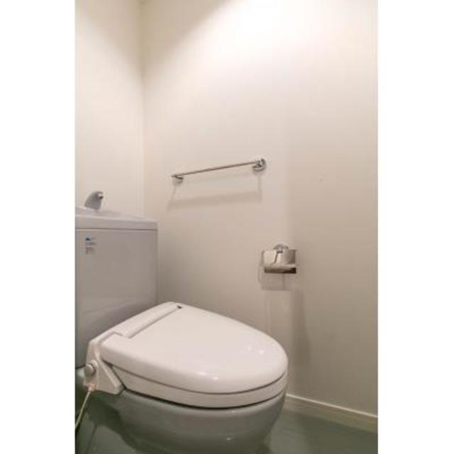 トイレ　※写真は同タイプ住戸です。